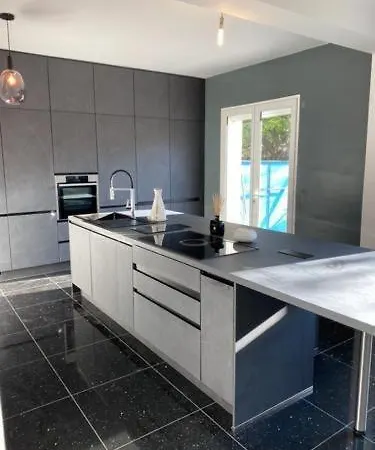Villa Avec Piscine Chauffée Privée Melun