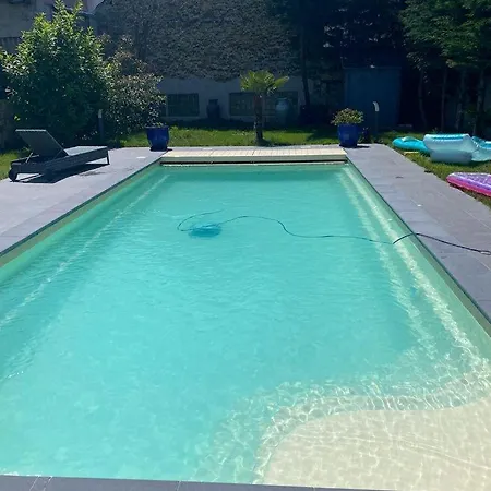 Villa Avec Piscine Chauffée Privée Melun
