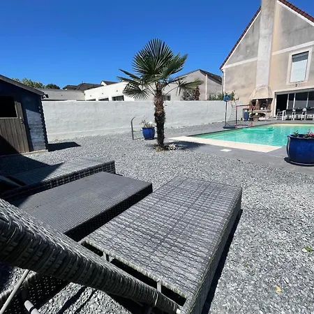 Villa Avec Piscine Chauffee Privee Melun