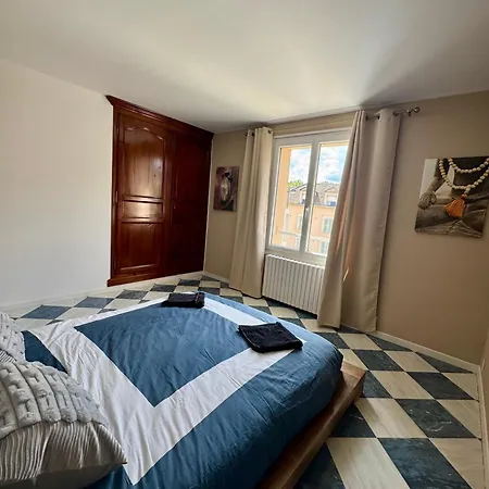 Avec Piscine Chauffée Privée Melun