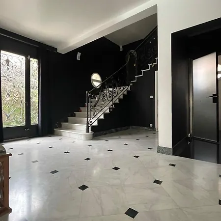 Avec Piscine Chauffée Privée Melun