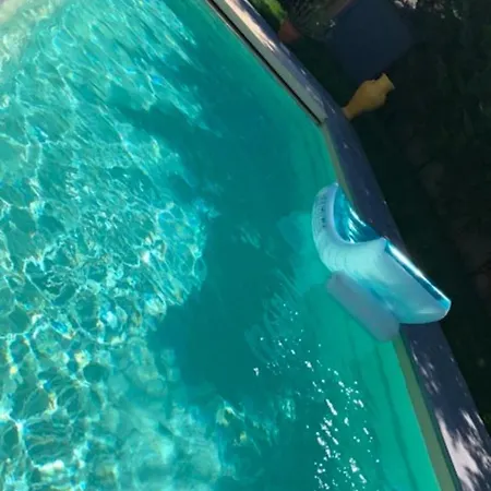 Avec Piscine Chauffée Privée Melun